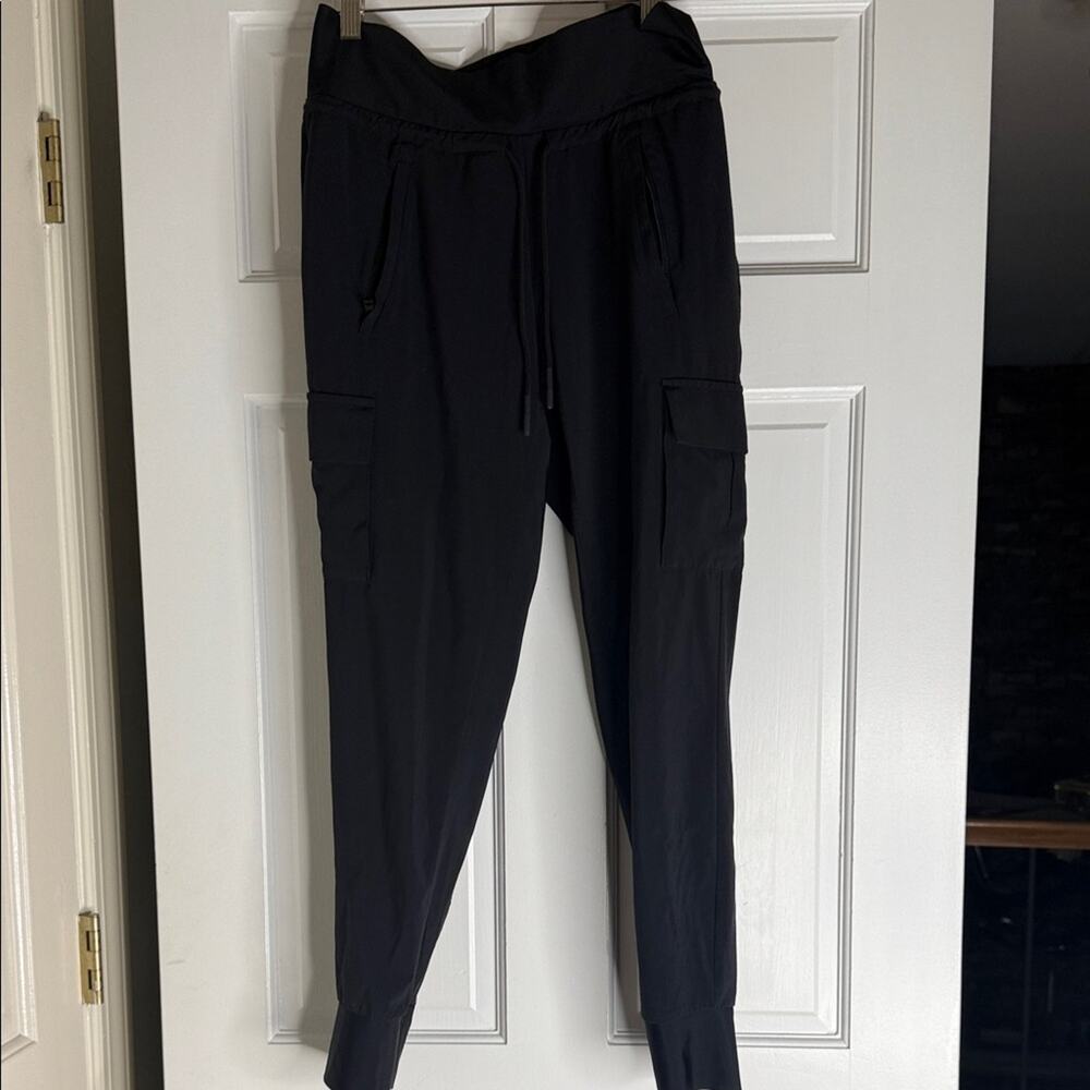 Athleta Black Cargo Joggers. Small